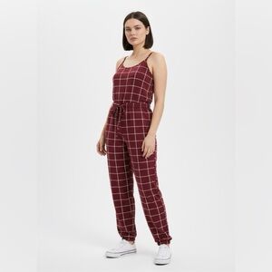 SHEIN (J) Halter Neck Plaid Peg Leg Jumpsuit M Red White Tie Waist Casual EUC